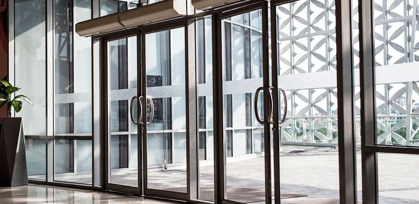 Puerta automática de cristal